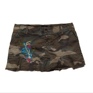 Zoey Beth Embroidered Camo Frayed Hem Pleated Grommet Mini Skirt M Green Y2K